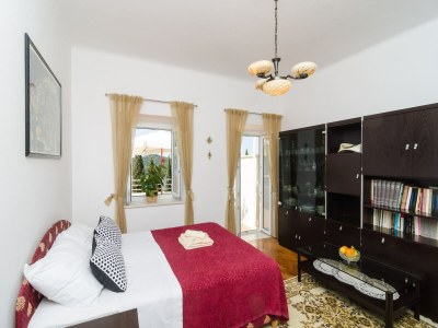 Apartment Apartments Davor - Two Bedroom Apartment with Sea View and Terrace - Features photo 9