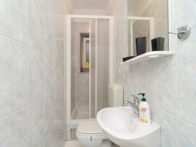Apartment Apartments Davor - Two Bedroom Apartment with Sea View and Terrace - Features photo 12