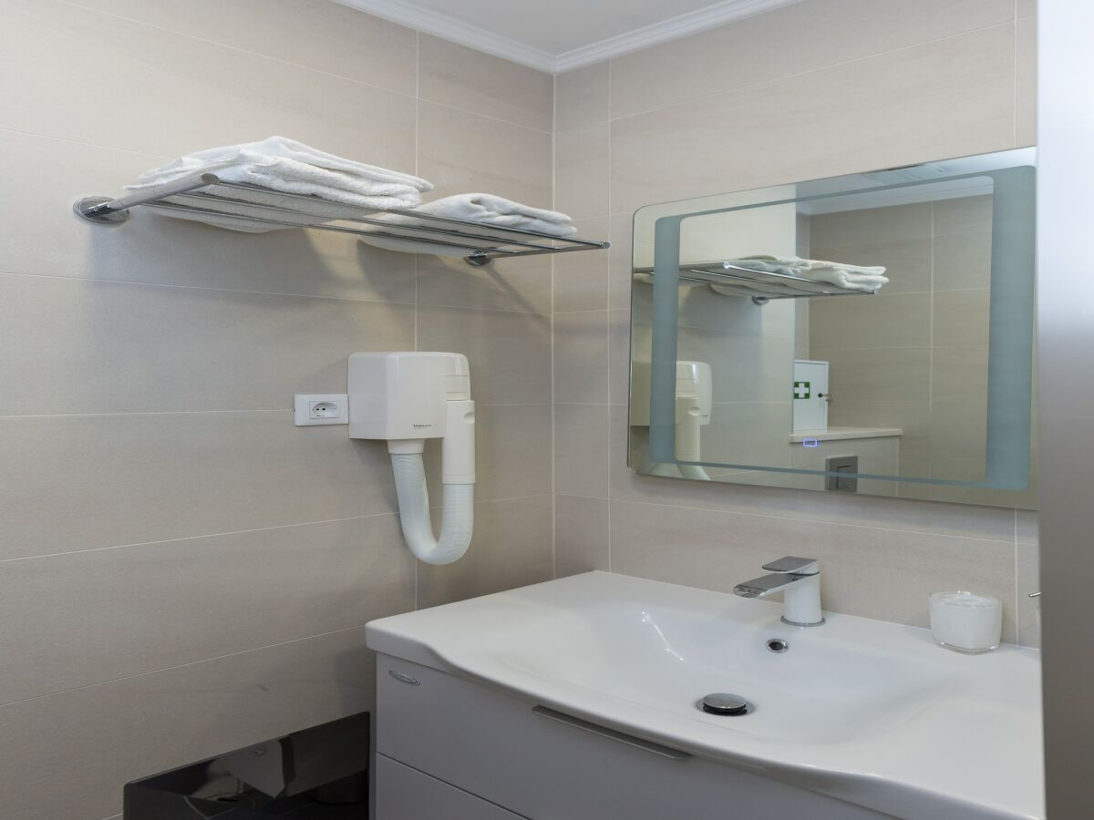 Apartment Apartment H&D - Two Bedroom Apartment with Balcony and Sea View - Features photo 5