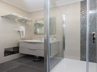 Apartment Apartment H&D - Two Bedroom Apartment with Balcony and Sea View - Features photo 6