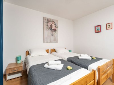 Apartment Apartment Lolo - Two Bedroom Apartment with Loggia and Street View - Features photo 17