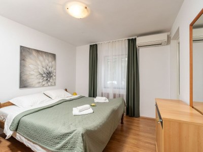 Apartment Apartment Lolo - Two Bedroom Apartment with Loggia and Street View - Features photo 21