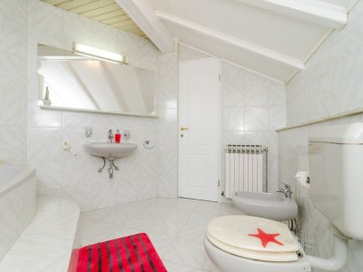 Apartment Apartment Emma - Two Bedroom Apartment with Balcony and Sea View - Features photo 14