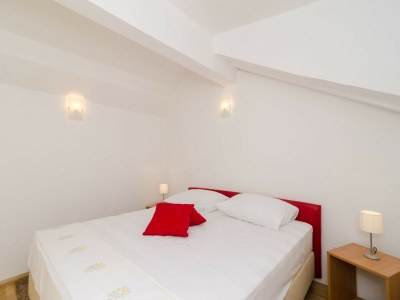 Apartment Apartment Emma - Two Bedroom Apartment with Balcony and Sea View - Features photo 19