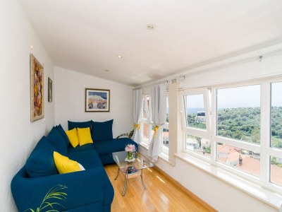 Apartment Apartment Emma - Two Bedroom Apartment with Balcony and Sea View - Features photo 21