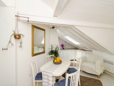 Apartment Apartment Emma - Two Bedroom Apartment with Balcony and Sea View - Features photo 22