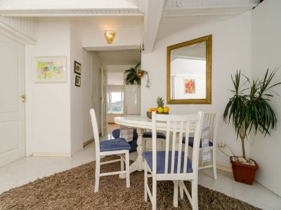 Apartment Apartment Emma - Two Bedroom Apartment with Balcony and Sea View - Features photo 27