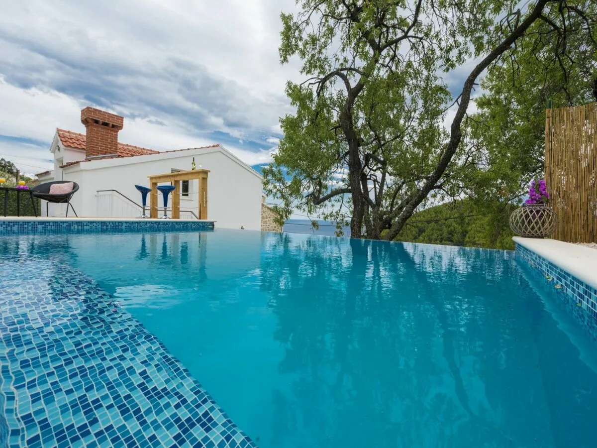 Villa Villa Dundo Pero - Four Bedroom Villa with Swimming Pool and Sea View