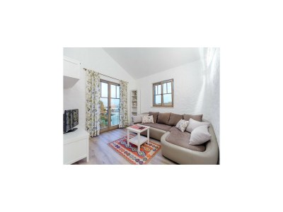 Apartment Apartments Villa Kameja - Two Bedroom Apartment with Terrace and Sea View (Crni) in Trogir Area - Apartment