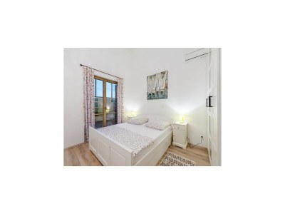 Apartment Apartments Villa Kameja - Two Bedroom Apartment with Terrace and Sea View (Crni) - Features photo 8