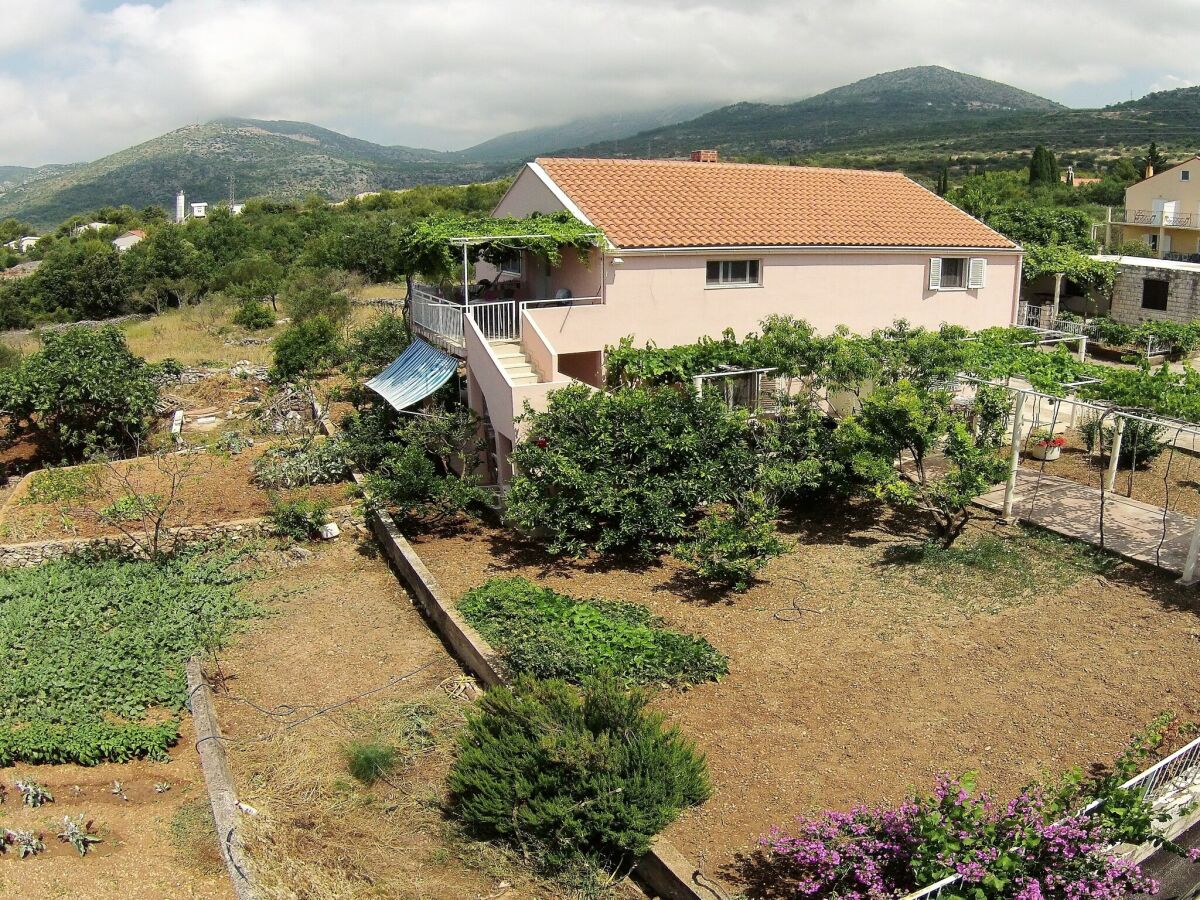 Apartment Apartment Ani - Two Bedroom Apartment with Terrace and Garden View - Outdoor photo 2