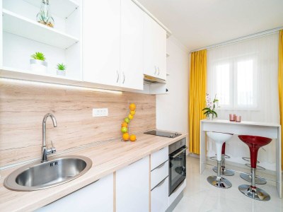 Apartment Apartments Blažević - Comfort Two Bedroom Apt with Hot Tub and Sea View - Features photo 8