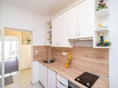 Apartment Apartments Blažević - Comfort Two Bedroom Apt with Hot Tub and Sea View - Features photo 18