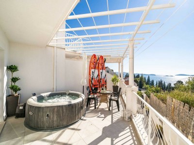 Apartment Apartments Blažević - Comfort Two Bedroom Apt with Hot Tub and Sea View - Outdoor photo 24