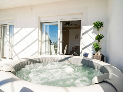 Apartment Apartments Blažević - Comfort Two Bedroom Apt with Hot Tub and Sea View - Outdoor photo 27