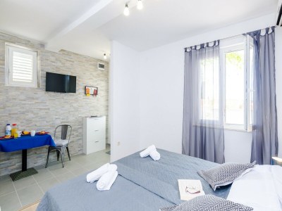 Apartment Miracle Apartments - Comfort Studio Apartment with Terrace and City View - Features photo 7