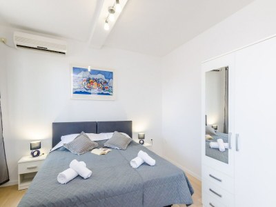 Apartment Miracle Apartments - Comfort Studio Apartment with Terrace and City View - Features photo 9