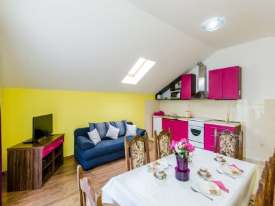 Apartment Apartments Mali Paradiso - Two Bedroom Apartment with Balcony and Pool View (A4) - Features photo 8