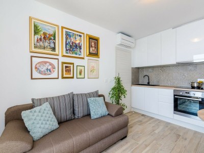 Apartment Apartments Lazarin - One Bedroom Apartment with Balcony and Sea View (2 Mali ) - Features photo 16