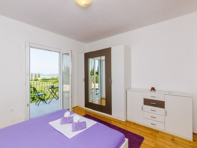 Apartment Apartment &  Rooms Maždin - One Bedroom Apartment with Balcony and Sea View - Features photo 19