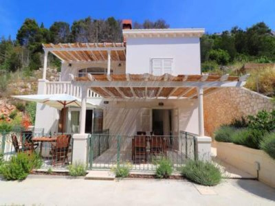 Apartment Apartments Seafront Silence - One Bedroom Apartment with Terrace and Sea View in Trstenik - Apartment