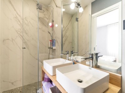 Apartment Apartments BoNlux - Deluxe two bedroom Apartment With Terrace - Features photo 11