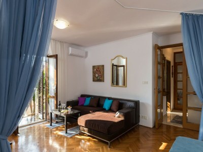 Apartment Apartment Vukic - Studio Apartment with Terrace and Garden View - Features photo 13