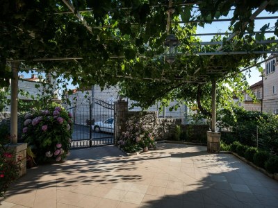 Apartment Apartment Vukic - Studio Apartment with Terrace and Garden View - Outdoor photo 15