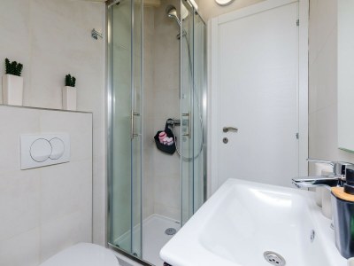 Apartment Apartments Life - Two Bedroom Apartment with Balcony and Sea View - Features photo 18