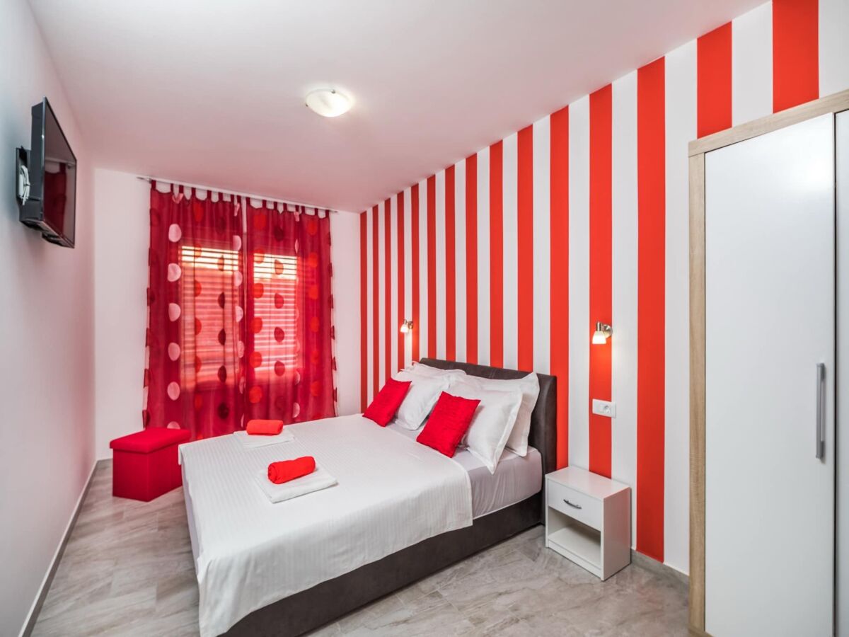 Apartment Apartments & Rooms Sunshine Home - Double Room ( Red ) - Features photo 5