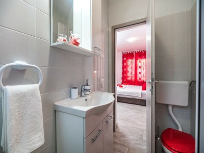 Apartment Apartments & Rooms Sunshine Home - Double Room ( Red ) - Features photo 2