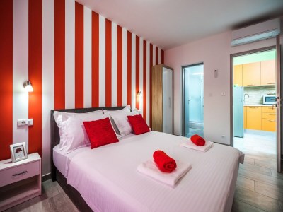 Apartment Apartments & Rooms Sunshine Home - Double Room ( Red ) - Features photo 4