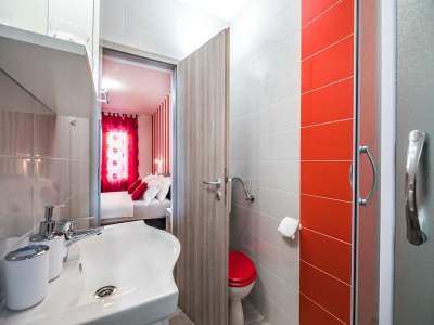 Apartment Apartments & Rooms Sunshine Home - Double Room ( Red ) - Features photo 7