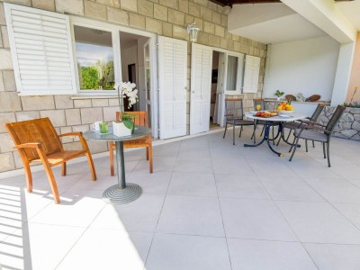 Apartment Apartment Karla - Two-Bedroom Apartment with Sea View - Outdoor photo 4