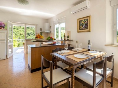 Apartment Apartment Karla - Two-Bedroom Apartment with Sea View - Features photo 11