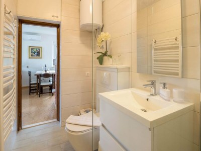 Apartment Apartment Karla - Two-Bedroom Apartment with Sea View - Features photo 18