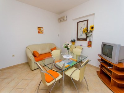Apartment Apartments Ivana (TR) - One Bedroom Apartment with Terrace (A3) - Features photo 10
