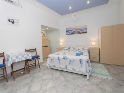 Apartment Apartment Brajki-Three Bedroom Apartment with Balcony and Sea View - Features photo 7