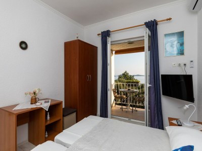 Apartment Apartments Belenum - One-Bedroom Apartment with Balcony and Sea View (no.3) - Features photo 8