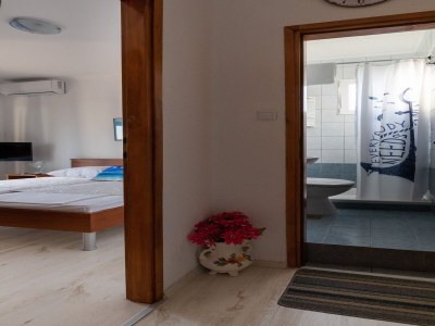 Apartment Apartments Belenum - One-Bedroom Apartment with Balcony and Sea View (no.3) - Features photo 9