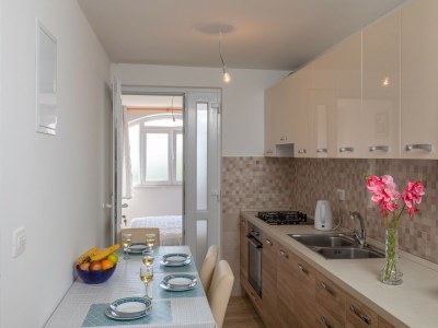 Apartment Apartment Nike - Two-Bedroom Apartment with Terrace - Features photo 11