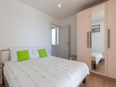 Apartment Apartment Nike - Two-Bedroom Apartment with Terrace - Features photo 16