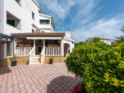 Apartment Apartments Karen - Two Bedroom Apartment with Balcony (A1) - Outdoor photo 5