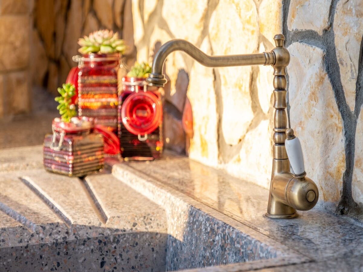 Apartment Apartments Palma - Two Bedroom Apartment with Balcony and Sea View  ( Veliki ) - Outdoor photo 4