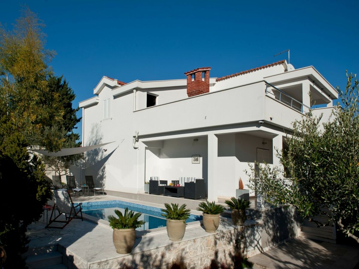 Holiday house Holiday home  Ingrid - Four Bedroom Holiday Home with Pool - Outdoor photo 2