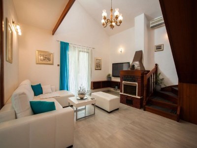 Holiday house Holiday home  Ingrid - Four Bedroom Holiday Home with Pool in Trogir Area - Holiday house