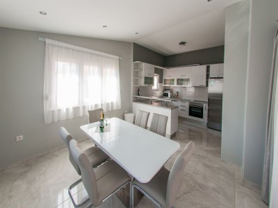Apartment Apartments Anita-Luxury Three Bedroom Apartment with Terrace - Features photo 27