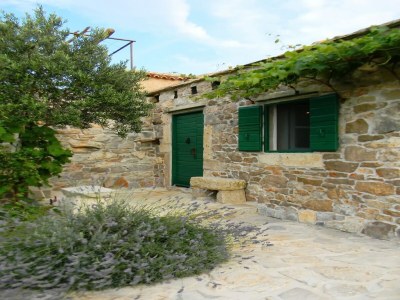 Holiday house Lavender Cottage-Two Bedroom  Holiday Cottage  with Terrace - Outdoor photo 2