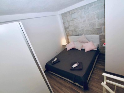 Apartment Dalmatian White Shell Apartment- Two Bedroom Apartment - Features photo 5