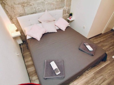 Apartment Dalmatian White Shell Apartment- Two Bedroom Apartment - Features photo 21